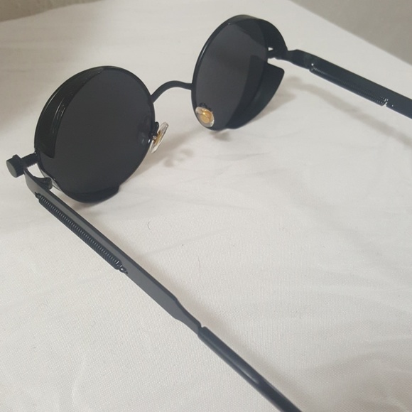 Black Retro Sunglasses - Picture 3 of 4
